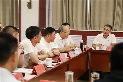 A tartományi vezetők ellenőrzik a munkát